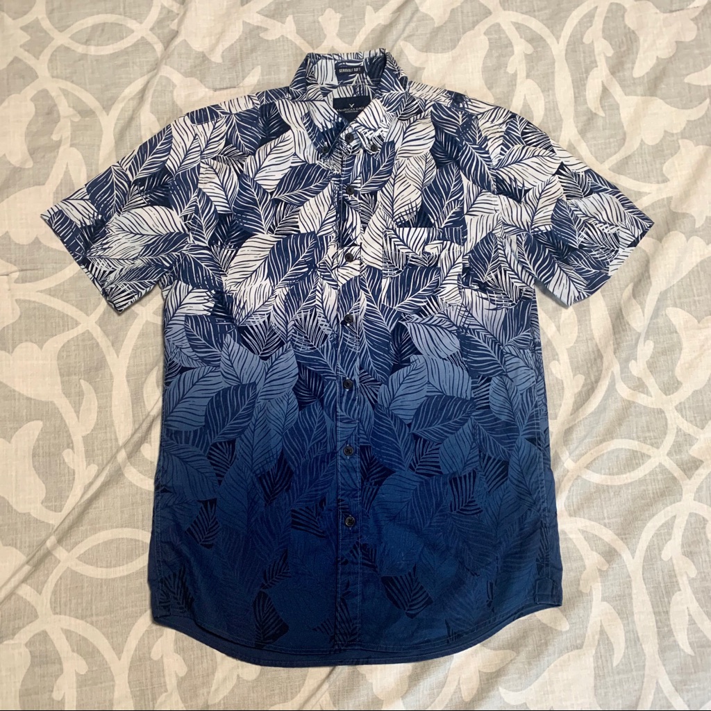 American Eagle Ombr Button Down